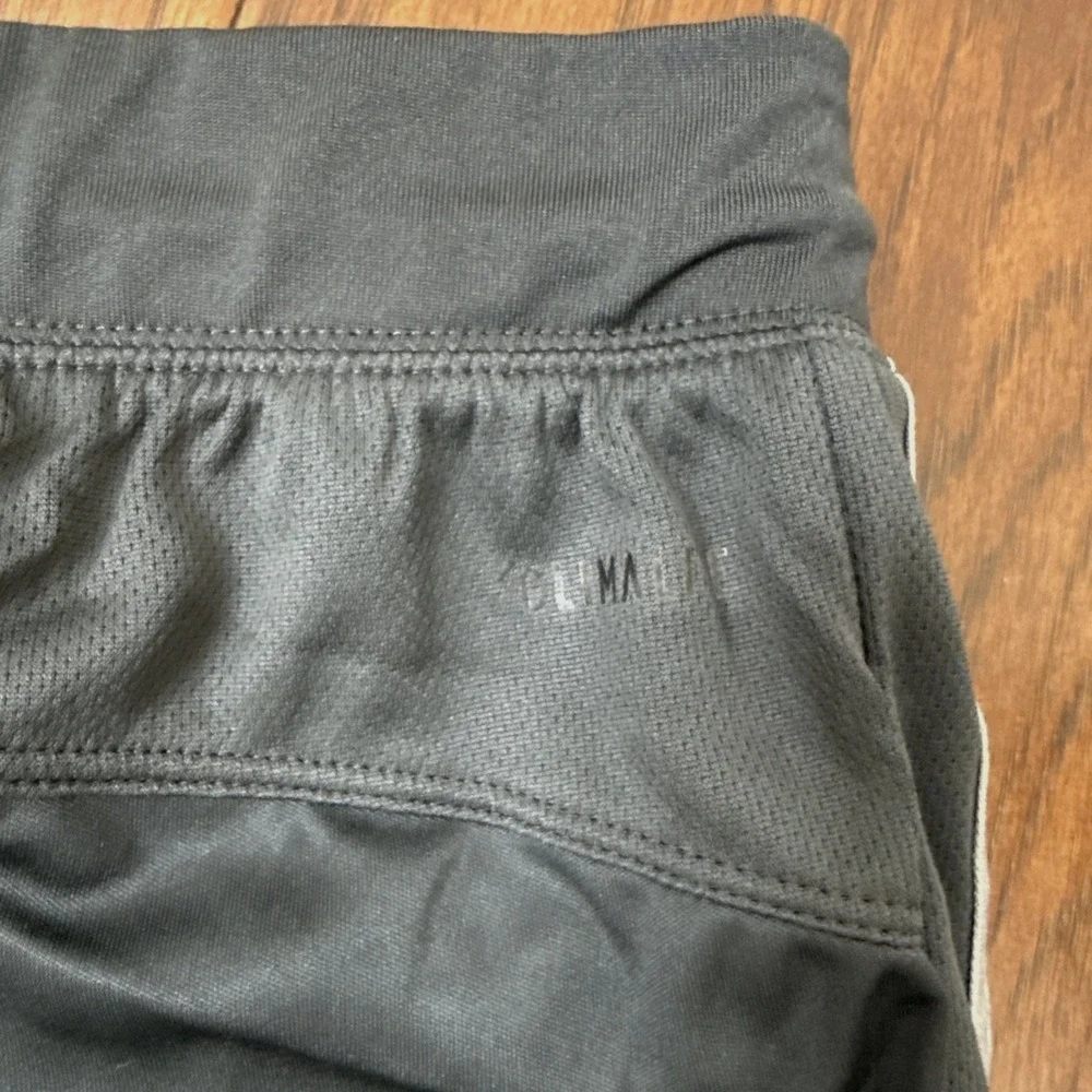 Adidas Climalite Pull On Shorts Gray Stripes Drawstring Waist Men 2XL Basketball